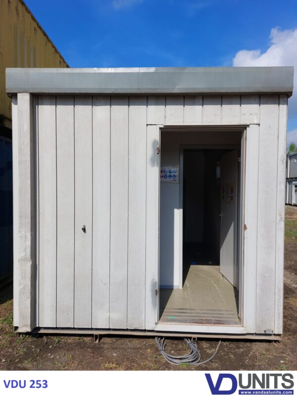 VDU 253 Warsco Sanitair 8m x 3m WC, Douche en Boiler