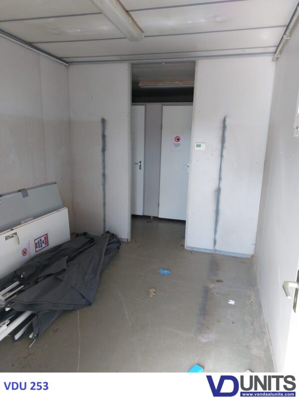 VDU 253 Warsco Sanitair 8m x 3m WC, Douche en Boiler - Afbeelding 3