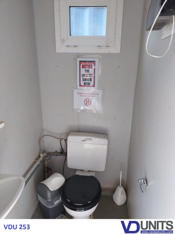 VDU 253 Warsco Sanitair 8m x 3m WC, Douche en Boiler - Afbeelding 4